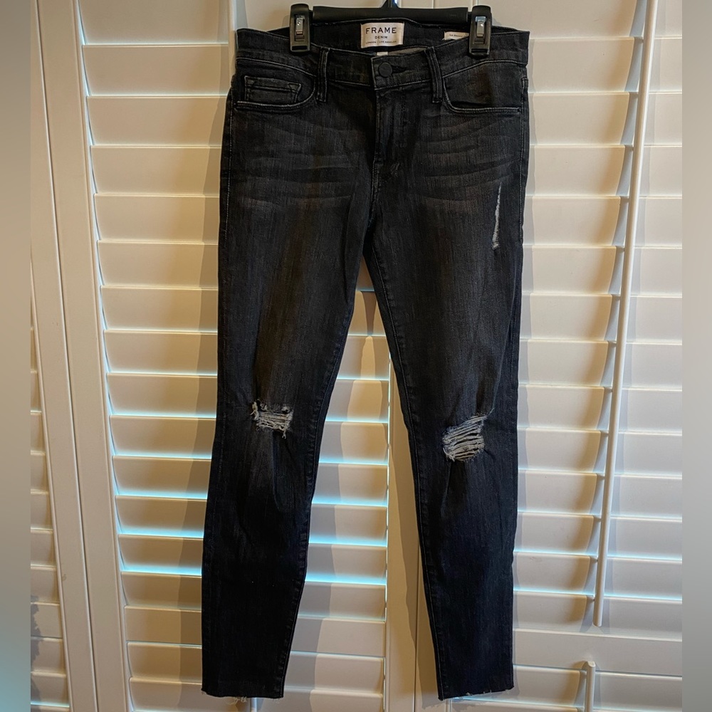 FRAME | Le Skinny de Jeanne Jeans Ash Black Distressed Raw Hem